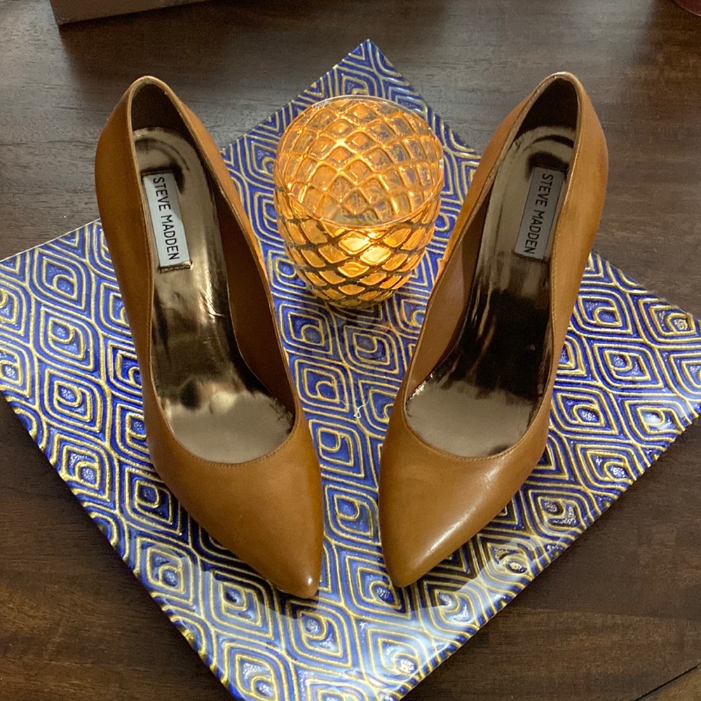 NEW Steve Madden leather heels